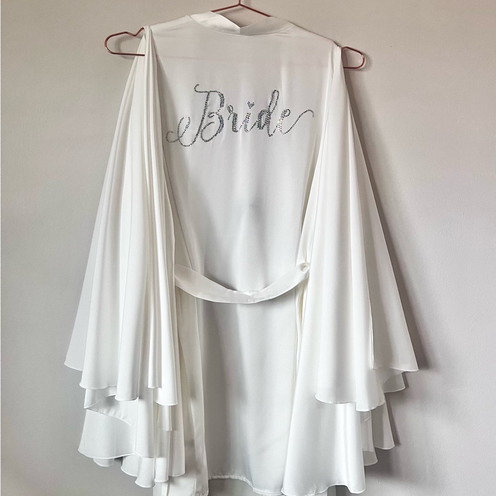 Bride Embellished White Bridal Robe